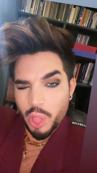 Créditos: Adam Lambert
