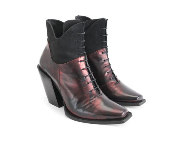 Photoshoot de Franz Szony – 2019
Créditos: John Fluevog
