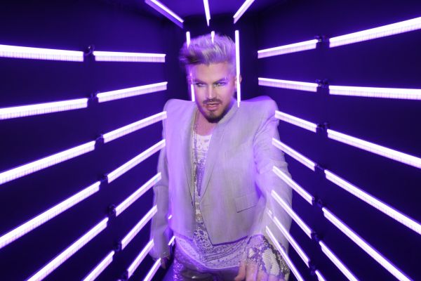 Créditos: Adam Lambert
