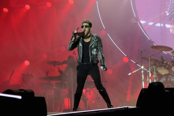 Créditos: @AdamLambertSwe 
