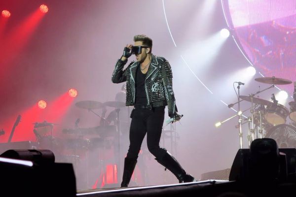 Créditos: @AdamLambertSwe 
