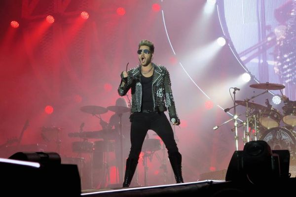 Créditos: @AdamLambertSwe 
