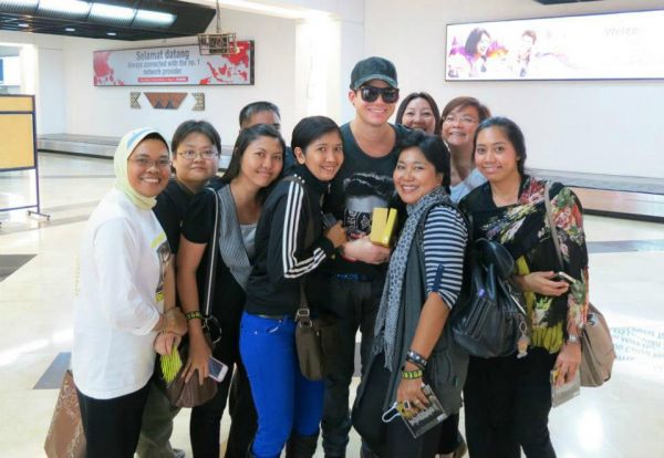 Créditos: @AdamLambert_INA
