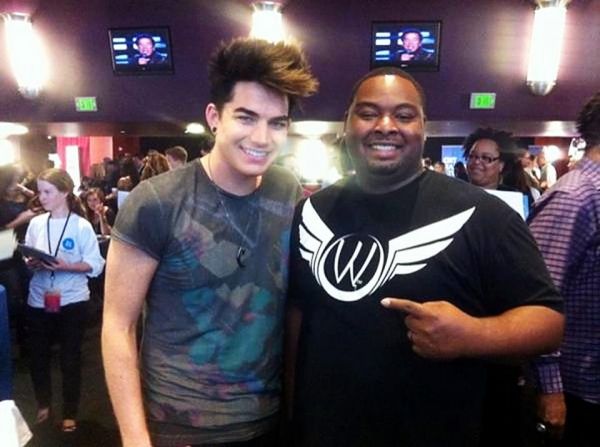 Adam & DJ Sallis
Créditos: @GODJSALLIS
