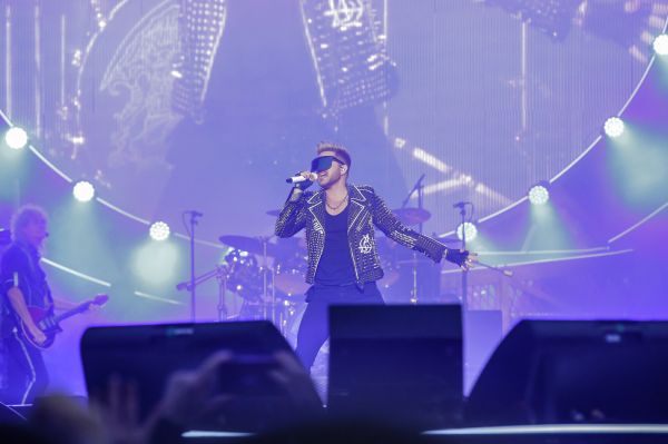 Créditos: @adamlambert_pic  
