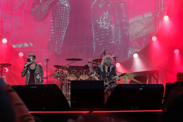 Créditos: @adamlambert_pic  
