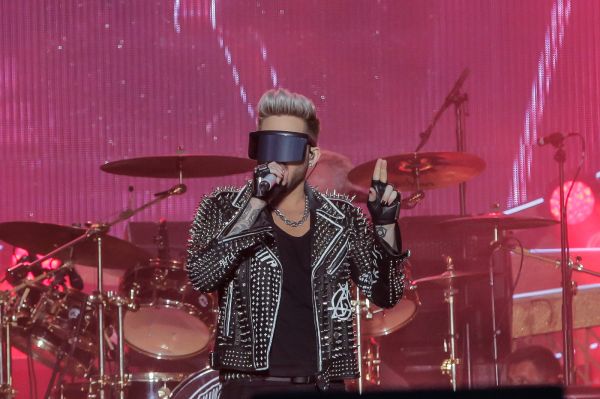 Créditos: @adamlambert_pic  
