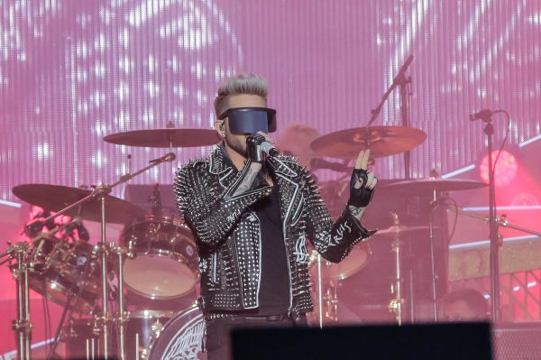 Créditos: @adamlambert_pic  
