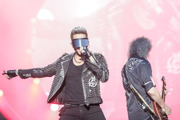 Créditos: @adamlambert_pic  
