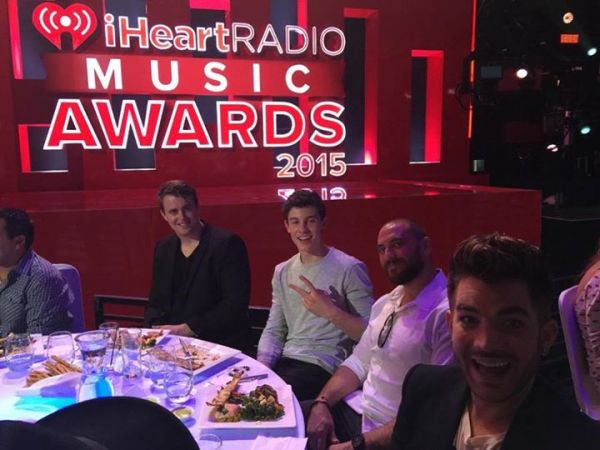 Créditos: @iHeartRadio
