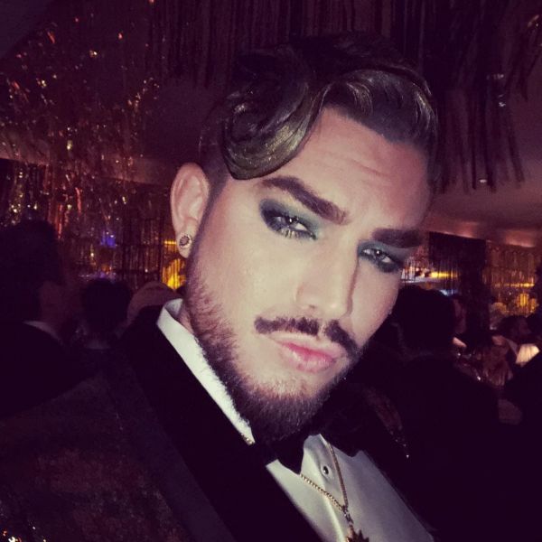 Créditos: Adam Lambert
