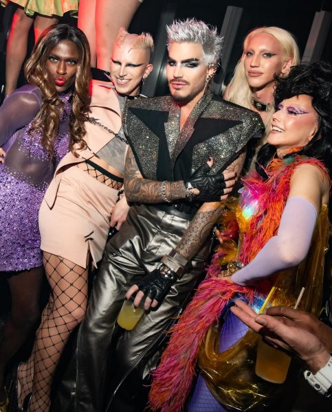 Créditos:  Adam Lambert
