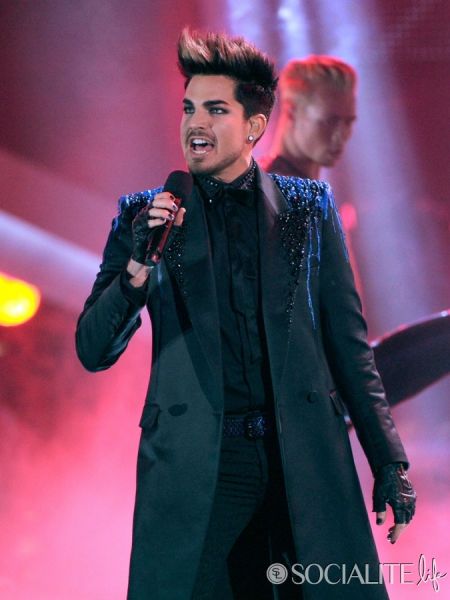 adam-lambert-divas-live-red-carpet-12172012-011-675x900.jpg