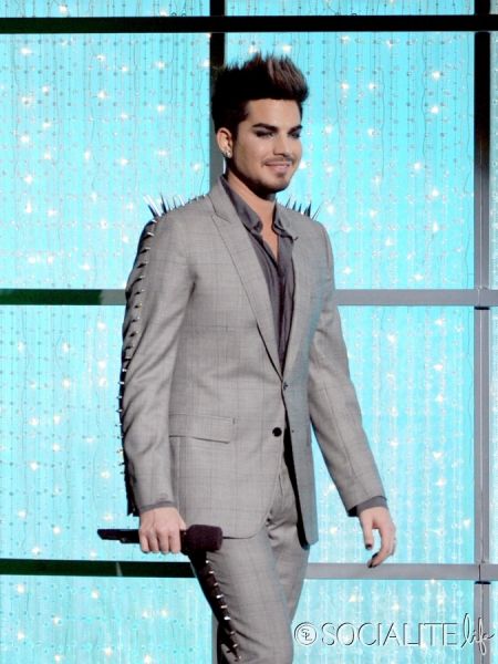 adam-lambert-divas-live-red-carpet-12172012-61-675x900.jpg