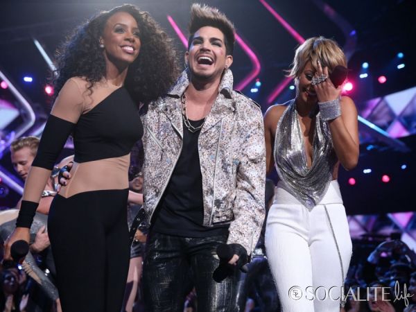 adam-lambert-divas-live-red-carpet-12172012-82-900x675.jpg