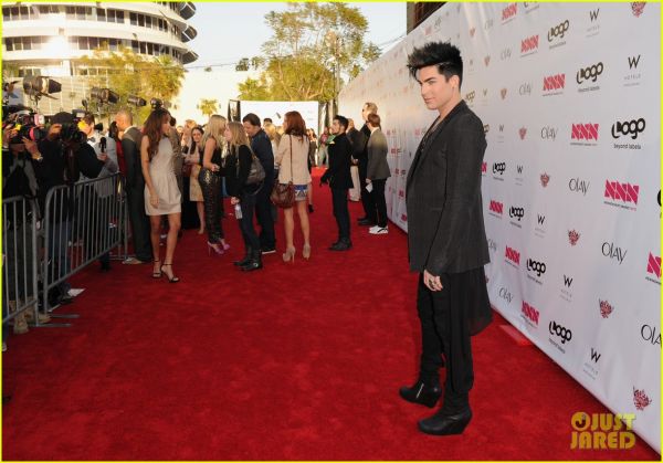 adam-lambert-logo-newnownext-awards-09.jpg
