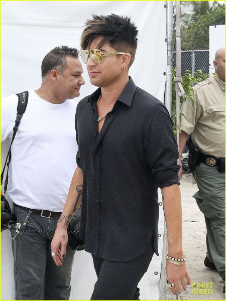 adam-lambert-miami-beach-gay-pride-parade-performer-07.jpg