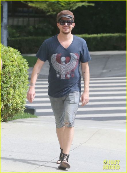 adam-lambert-steps-out-with-ex-sauli-koskinen-after-cory-monteith-condolence-03.jpg