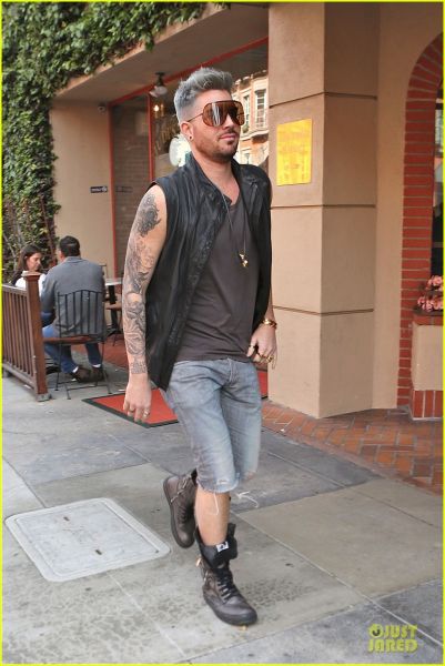 adam-lambert-tattooed-guns-sight-you-can-miss-14.jpg
