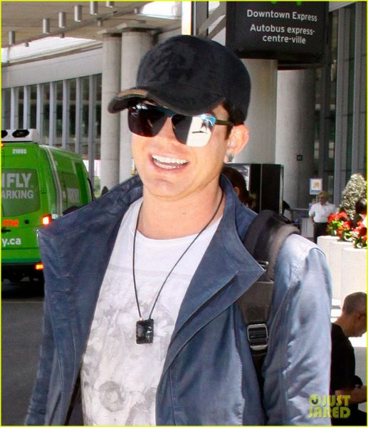 adam-lambert-trespassing-toronto-01.jpg