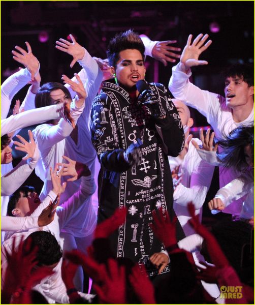 adam-lambert-vh1-divas-performances-watch-now-07.jpg