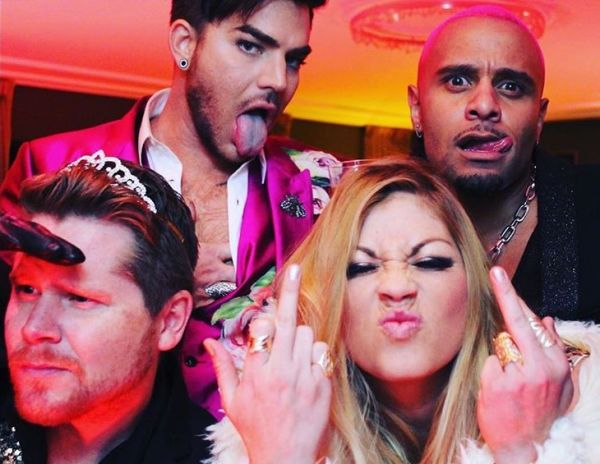 Créditos: Adam Lambert
