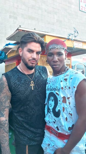 Créditos: Adam Lambert
