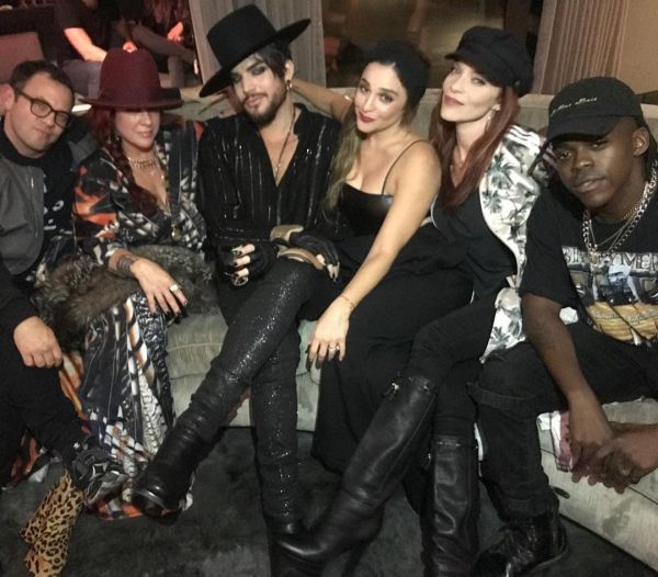 Créditos: Adam Lambert
