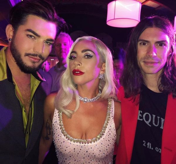 Créditos: Adam Lambert

