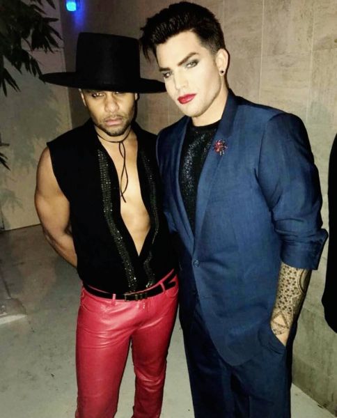 Créditos: Adam Lambert
