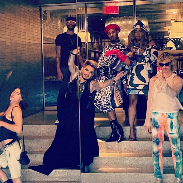 Créditos: Adam Lambert
