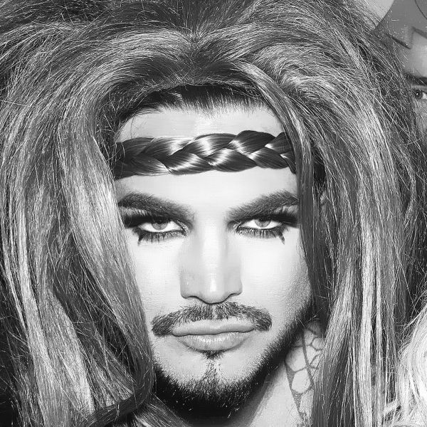 Créditos: Adam Lambert

