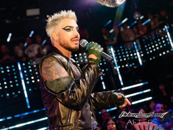 Créditos: Adam Lambert
