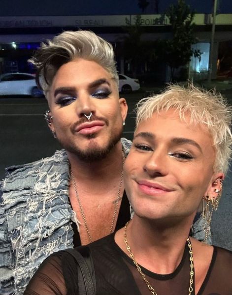 Créditos: Adam Lambert
