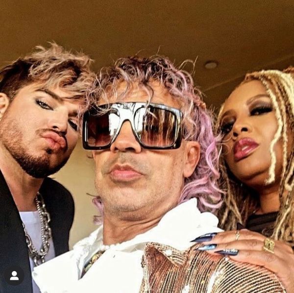 Créditos: Adam Lambert
