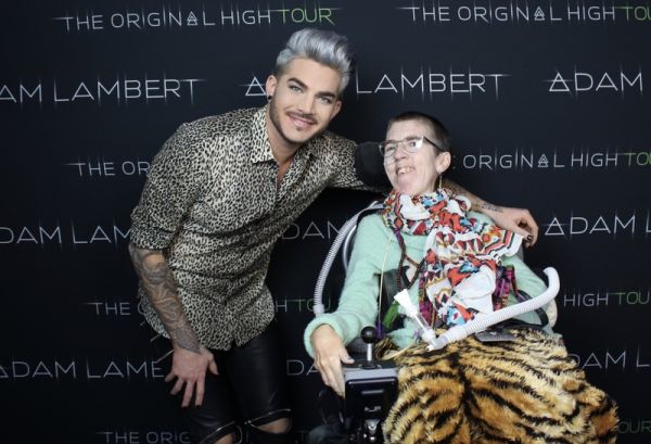 Créditos: Adam Lambert Fans
