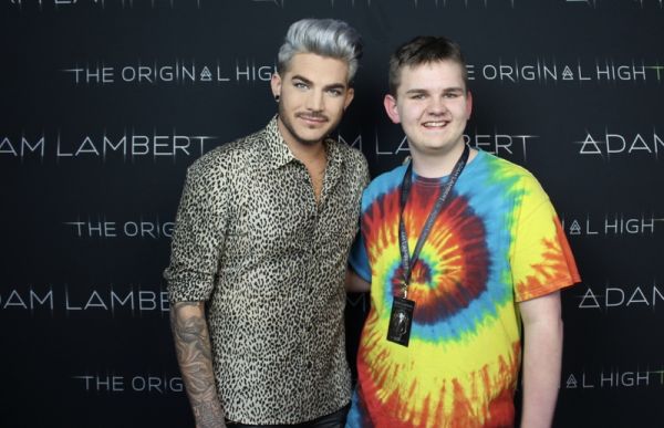 Créditos: Adam Lambert Fans

