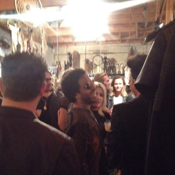 Créditos: Adam Lambert TV
