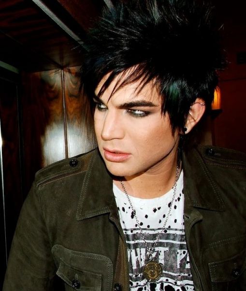 29/12
Créditos: Adam Lambert Photo Album / The Fuzzy Tube 
