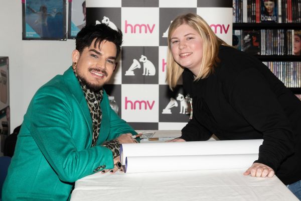 Créditos: James McCauley & Nick Allan (HMV)
