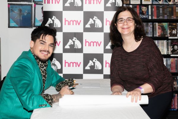 Créditos: James McCauley & Nick Allan (HMV)
