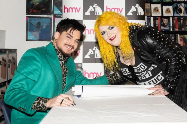 Créditos: James McCauley & Nick Allan (HMV)

