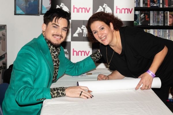 Créditos: James McCauley & Nick Allan (HMV)
