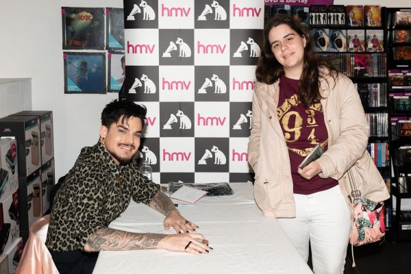Créditos: James McCauley & Nick Allan (HMV)
