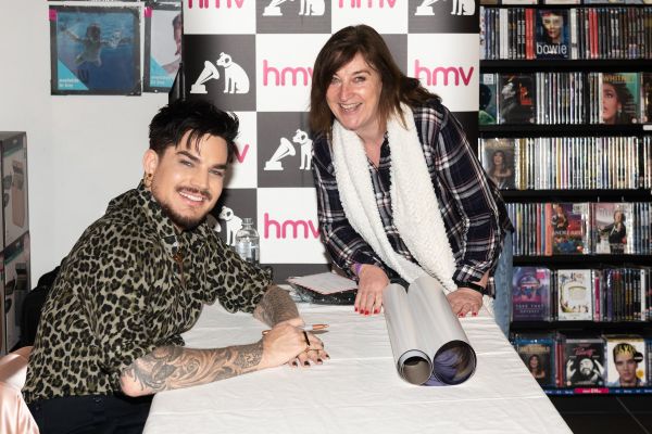 Créditos: James McCauley & Nick Allan (HMV)
