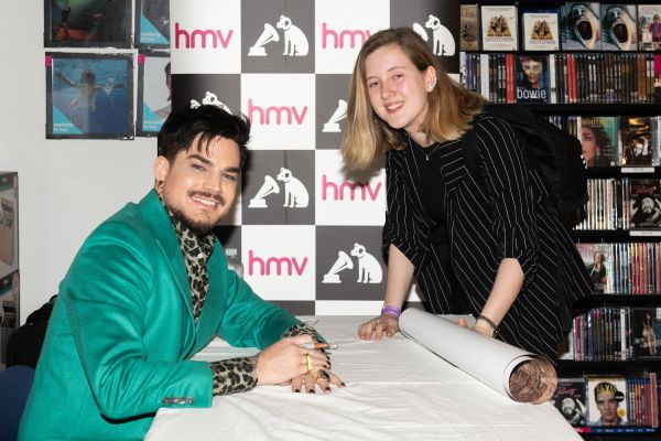 Créditos: James McCauley & Nick Allan (HMV)
