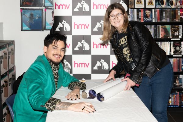 Créditos: James McCauley & Nick Allan (HMV)

