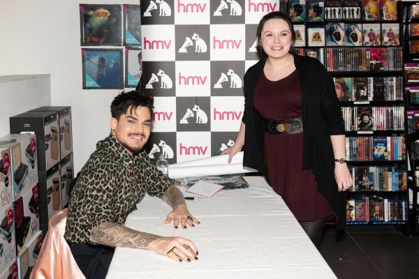 Créditos: James McCauley & Nick Allan (HMV)
