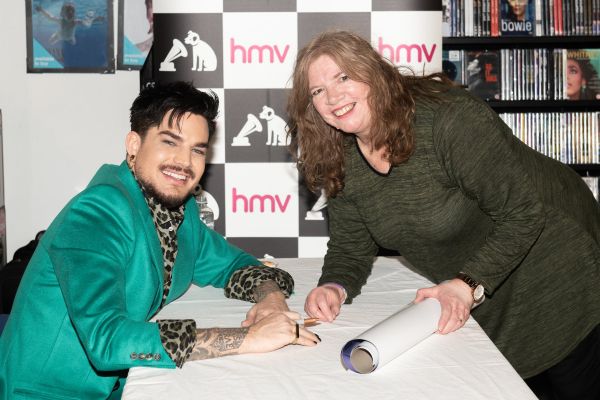 Créditos: James McCauley & Nick Allan (HMV)
