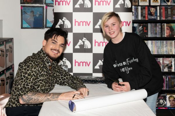 Créditos: James McCauley & Nick Allan (HMV)
